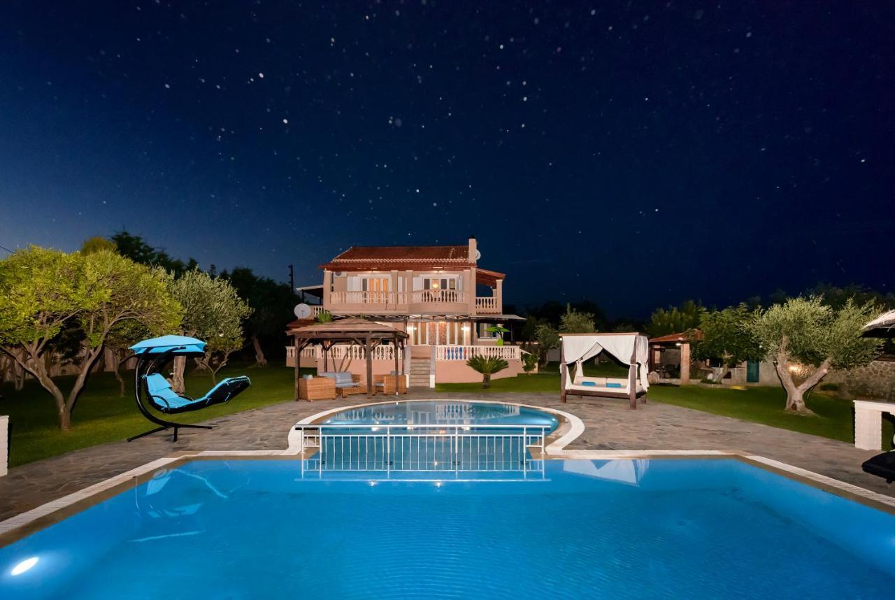 Villa Maxim With Private Pool & Tennis Court Halikúnasz Kültér fotó