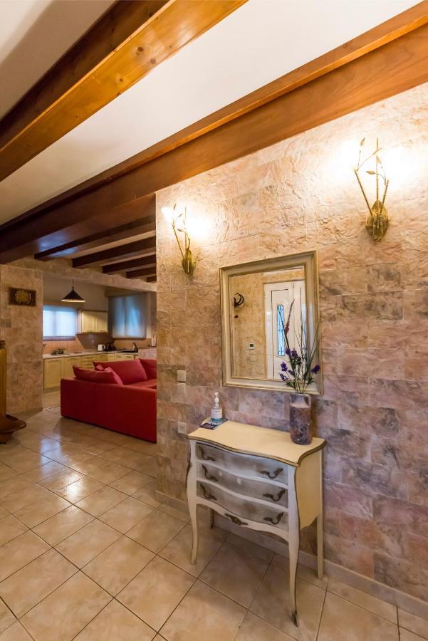 Villa Maxim With Private Pool & Tennis Court Halikúnasz Kültér fotó
