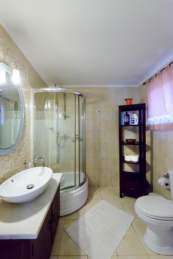 Villa Maxim With Private Pool & Tennis Court Halikúnasz Kültér fotó