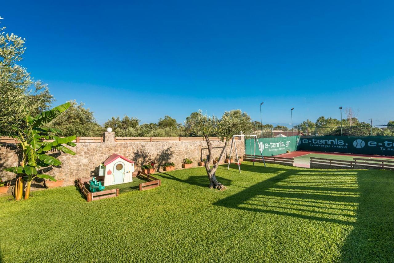 Villa Maxim With Private Pool & Tennis Court Halikúnasz Kültér fotó