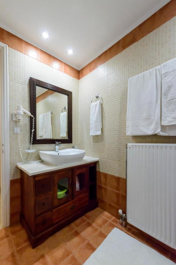 Villa Maxim With Private Pool & Tennis Court Halikúnasz Kültér fotó
