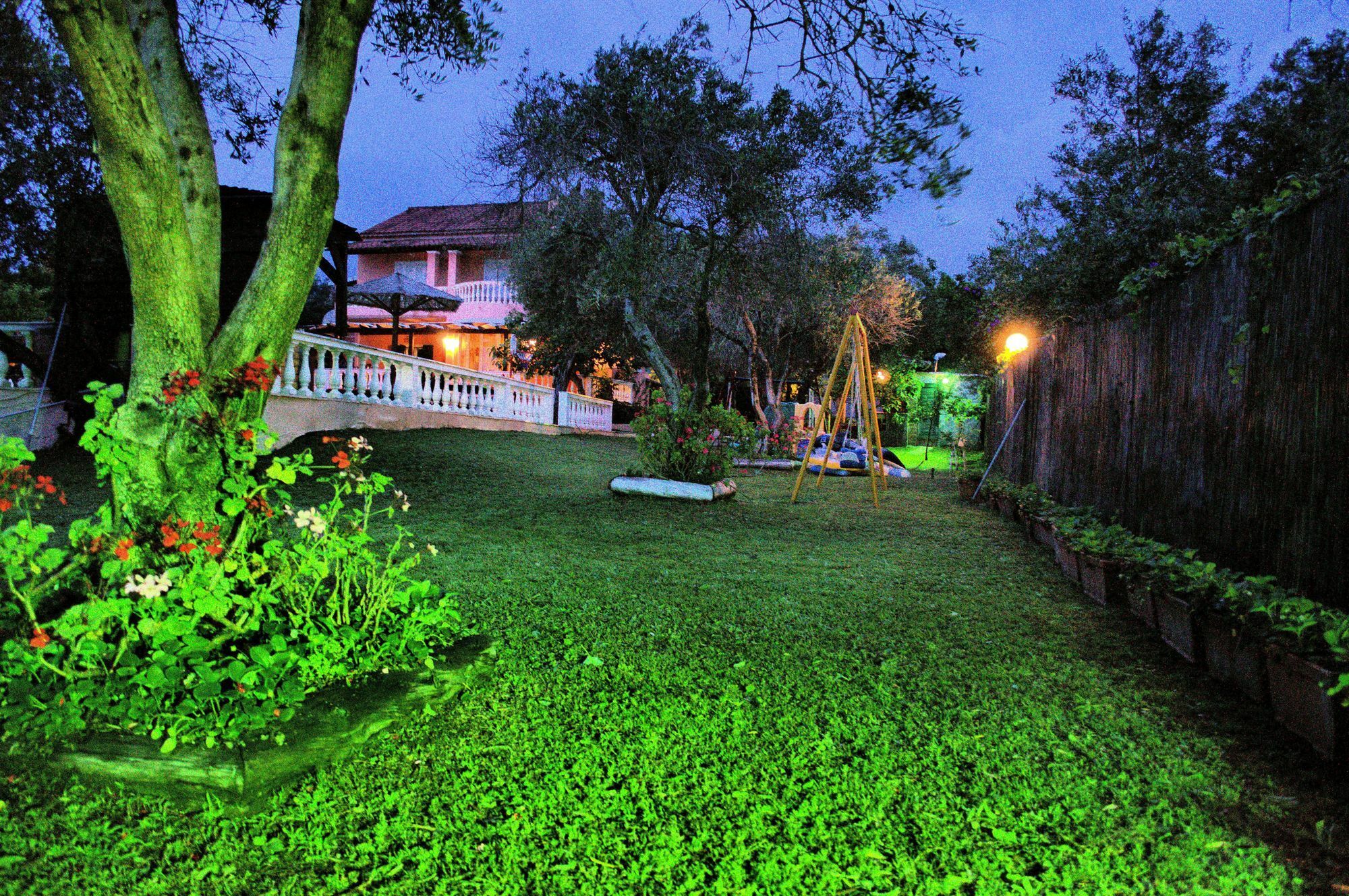 Villa Maxim With Private Pool & Tennis Court Halikúnasz Kültér fotó